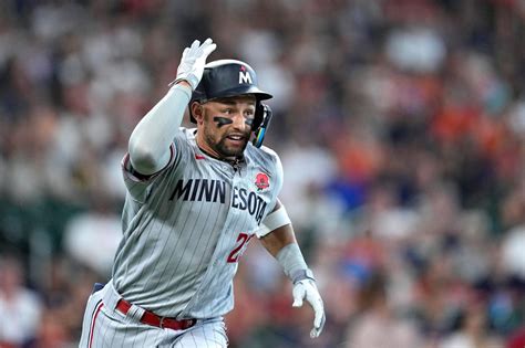 Royce Lewis’s career night helps lead Twins in blowout win over Guardians